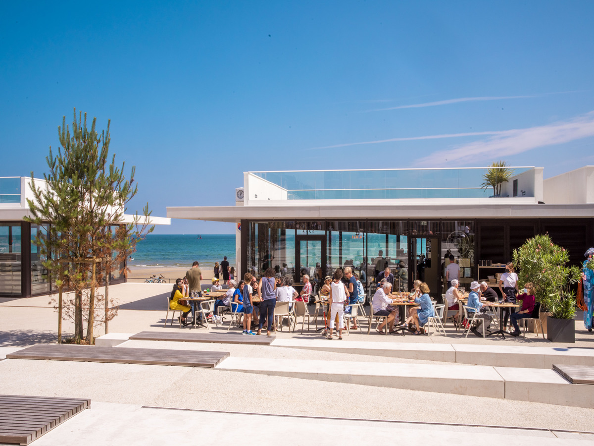 Restaurant Inelectable en bor de mer